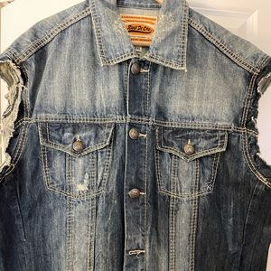 Sleeveless jean jacket